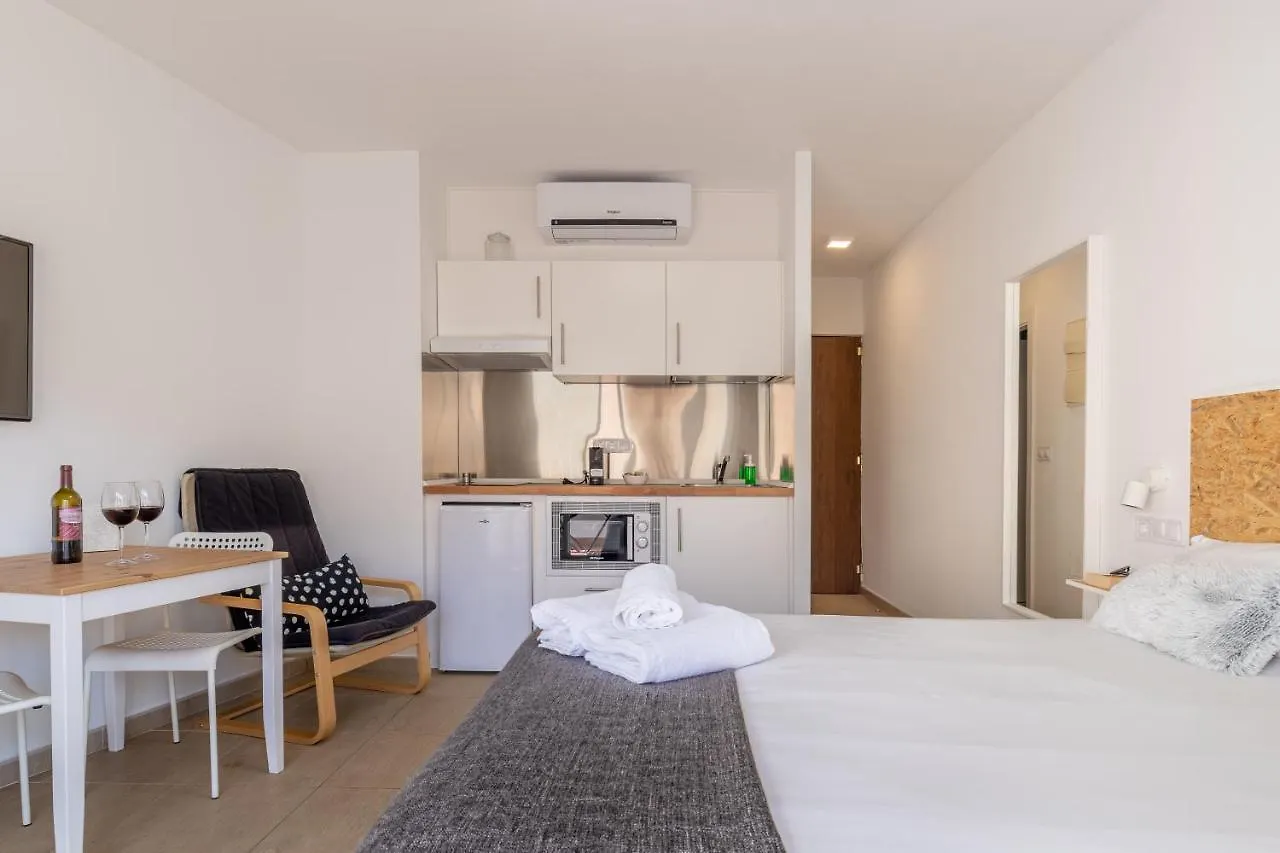 Fun Building Studios By Homeabout Malaga Apartament