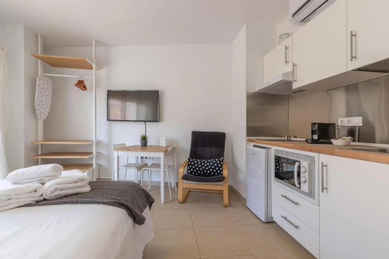 Fun Building Studios By Homeabout Málaga Lejlighed