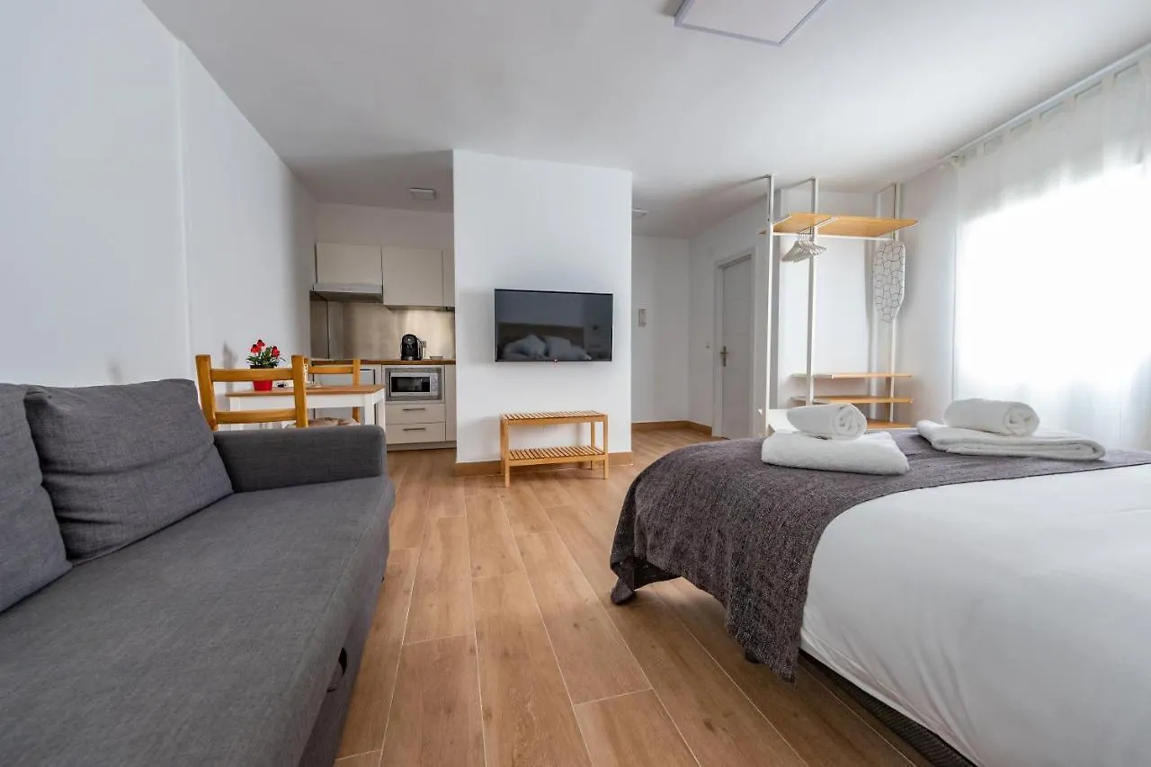 Fun Building Studios By Homeabout Málaga Lejlighed